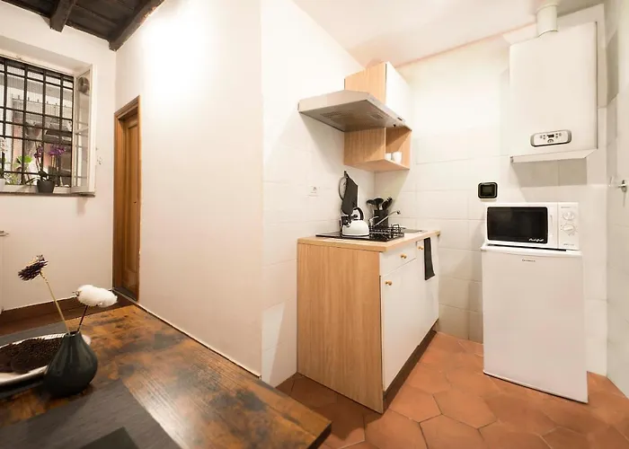 Stranamore Trastevere Апартаменты *